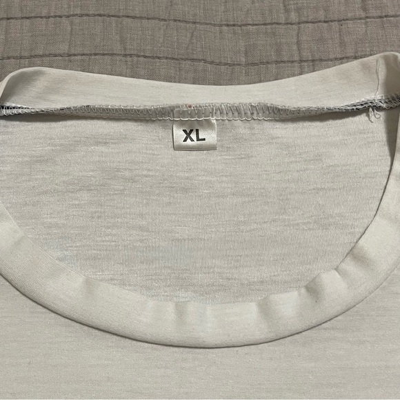 Chillin Like A Villain T-Shirt XL - Picture 5 of 6